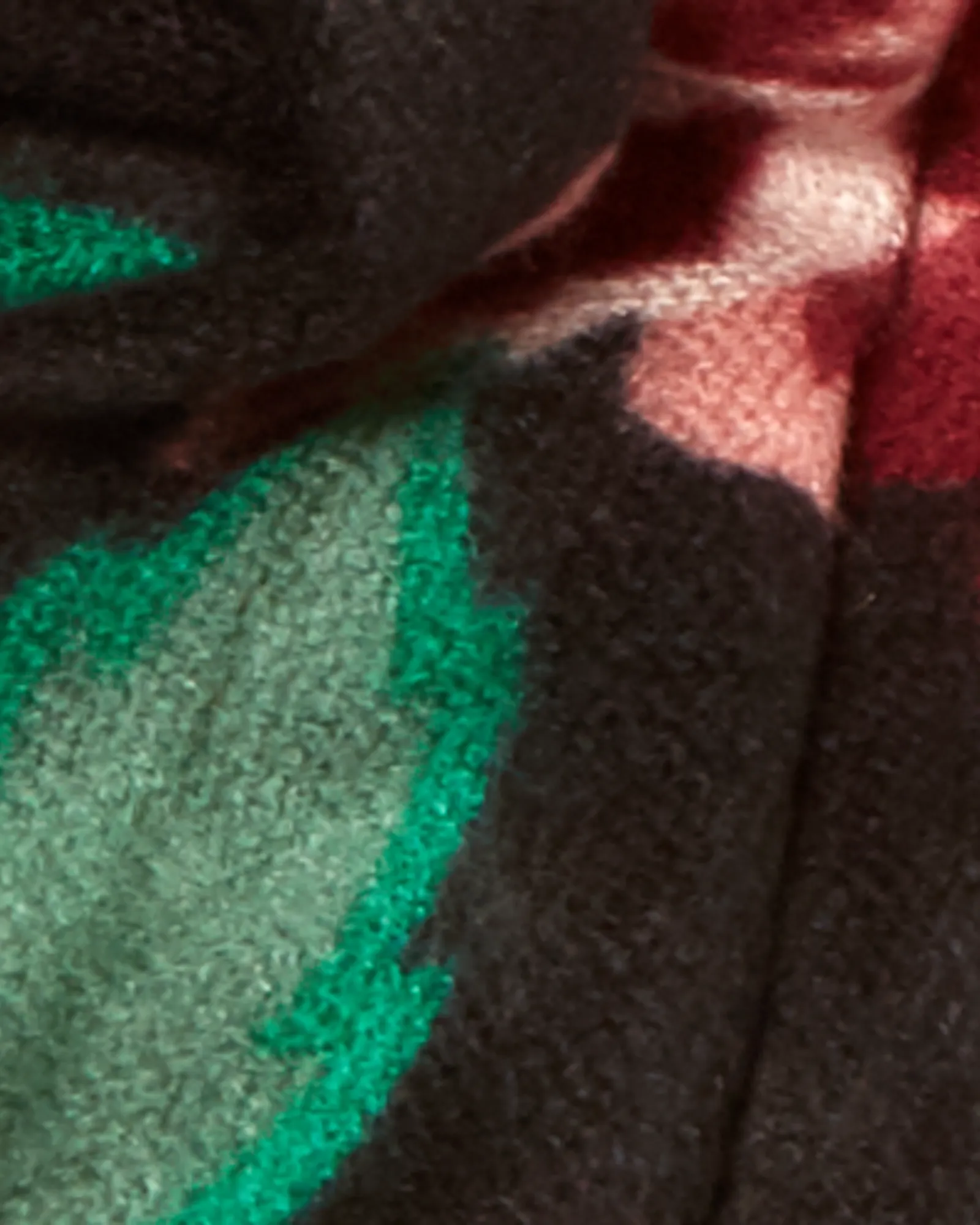 Amur Scarf | Black / Pink
