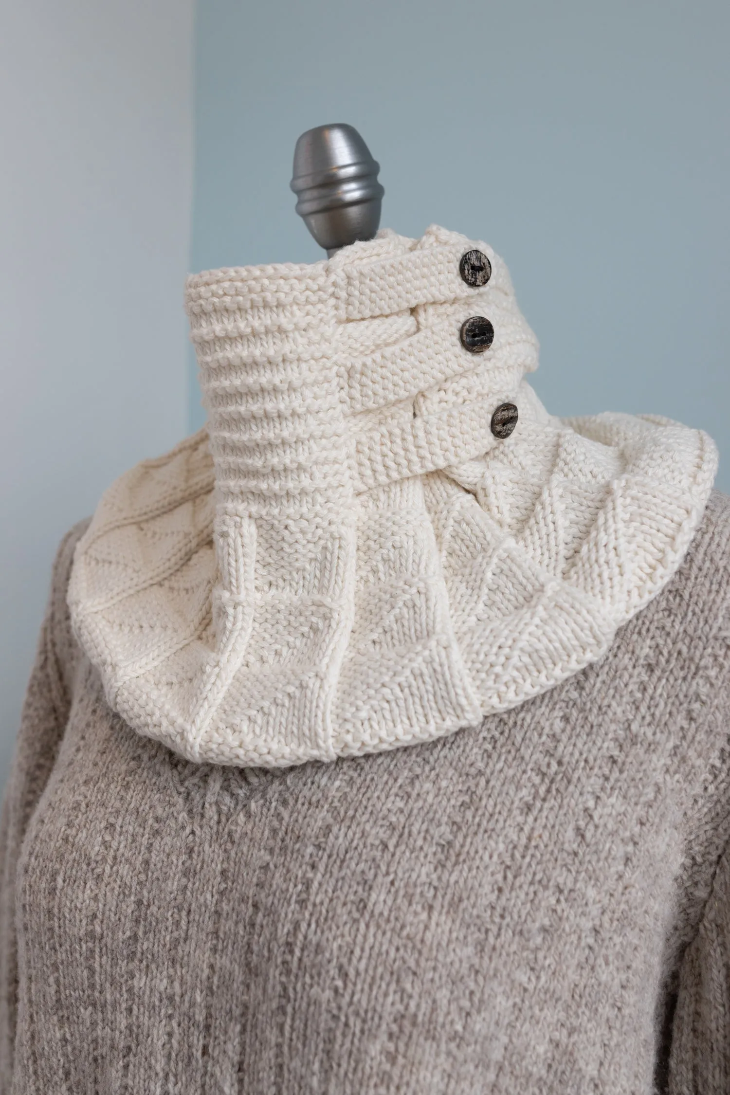 Kiltie Cowl and Mitts <br/><small>knitting pattern</small>