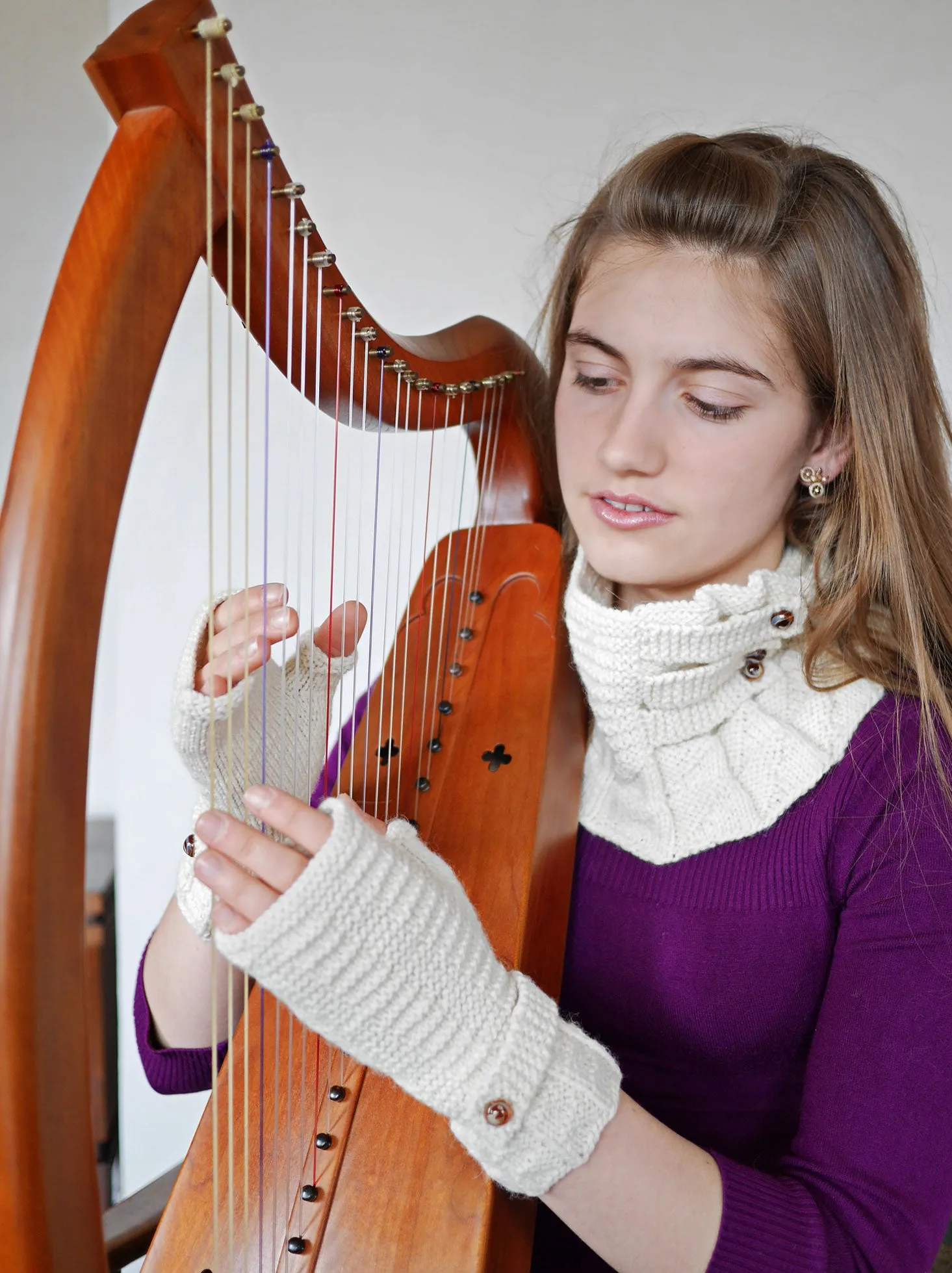Kiltie Cowl and Mitts <br/><small>knitting pattern</small>