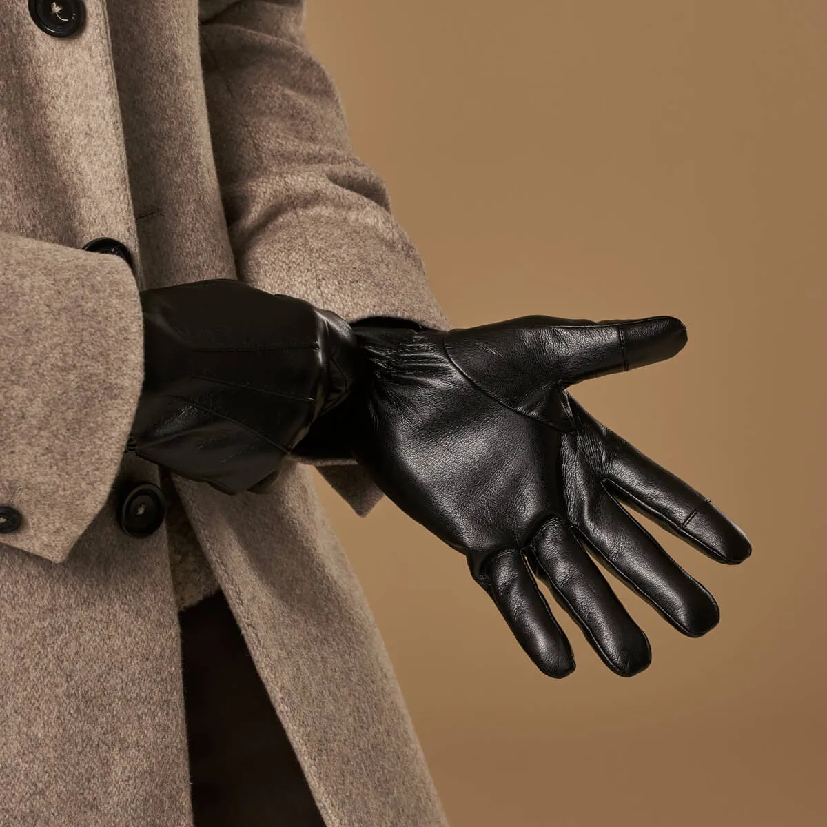 Musk - vegan leather gloves with fleece lining & touchscreen feature